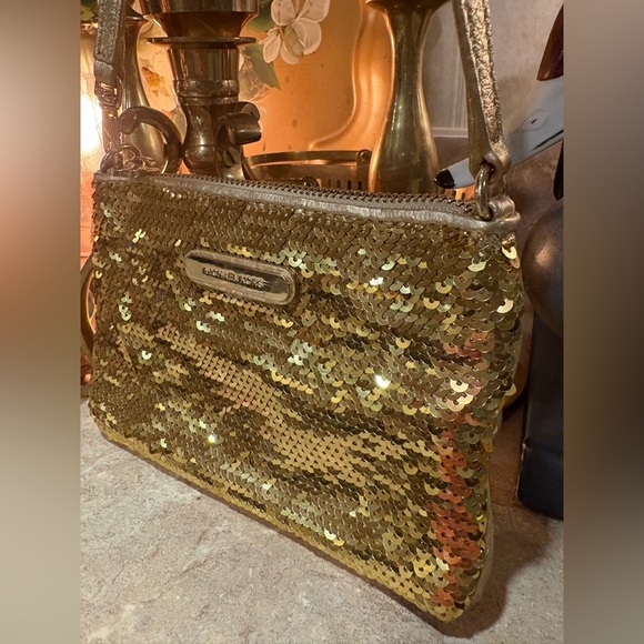 Michael Kors Gold Pebble Grain Leather & Sequence Wristlet W Strap - Picture 2 of 11